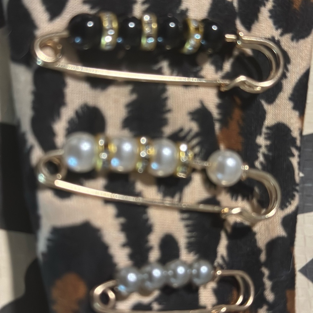 Chic Multi ColorBeaded Brooch Set - Picture 6 of 8